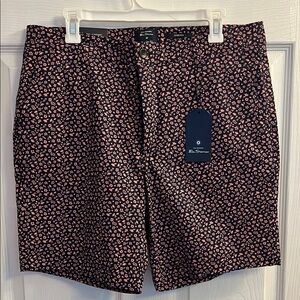 NWT! BEN SHERMAN Navy and Pink Flat Front Shorts size 34
